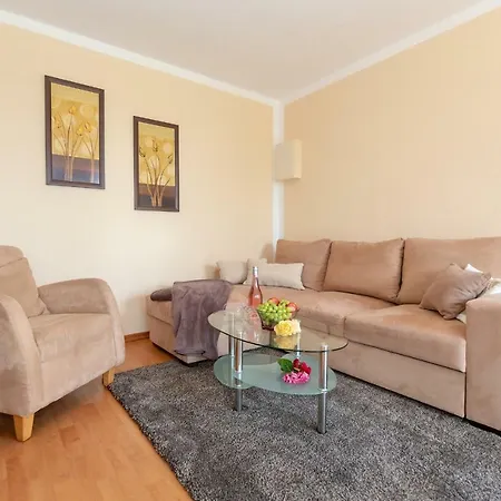 Becker Am Feldrand *